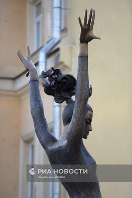 Кармен в исполнении Плесецкой: памятник балерине открыли в Москве
