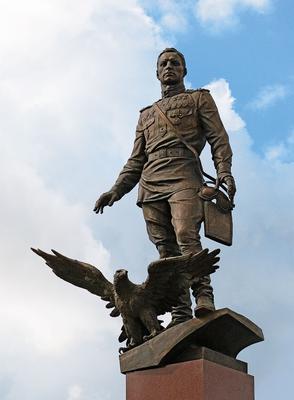 Памятник маршалу авиации Александру Покрышкину в Новосибирске -  Скульптурное предприятие «Лит Арт»