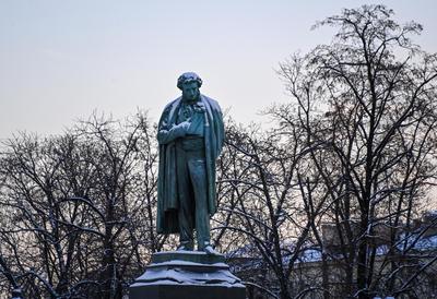 Памятник Пушкину открыли после реставрации в Москве :: Новости :: ТВ Центр