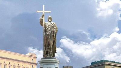 Памятник Владимиру Маяковскому был установлен в 1958 году в Москве на  площади Маяковского (сейчас это Триумфальная площадь). Авторы монум… |  Город, Памятник, Верона