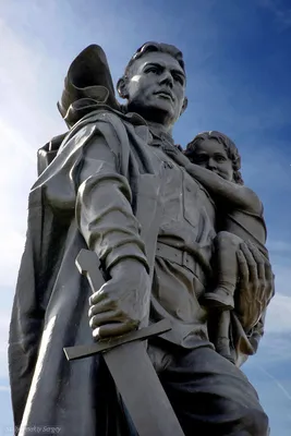 Копию мемориальной доски с памятника воину-освободителю доставили в Кузбасс