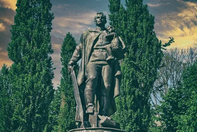 Легенда о памятнике Воину освободителю в Берлине. — DRIVE2