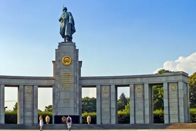 Трептов парк в Берлине: памятник воину освободителю | 33ways: путешествия и  впечатления | Дзен