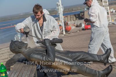 В Нижнем Новгороде открыли первый в России памятник Жюль Верну - ТАСС