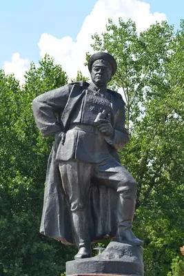 Памятник маршалу Жукову в Москве - история с описанием и фото