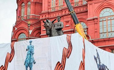 Шукач | Памятник Жукову в Москве