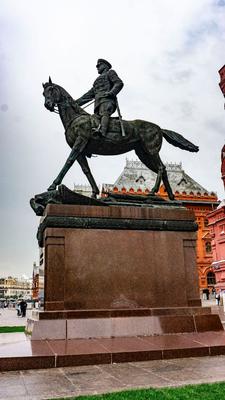 Памятник Маршалу Жукову на Манежной Площади (Москва)