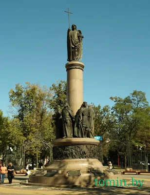 Памятник 1000-летию Бреста