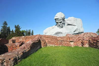 File:Брест, ул. Ленина, Памятник Ленину.JPG - Wikimedia Commons