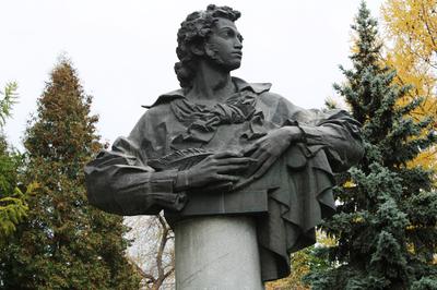 Памятник добровольцам-танкистам в Челябинске - Достопримечательность