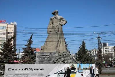 Файл:Памятник танкистам-добровольцам Челябинска.JPG — Путеводитель Викигид  Wikivoyage