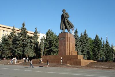 Памятник И. В. Курчатову в Челябинске, пр. Ленина - фото, отзывы 2024,  рейтинг, телефон и адрес