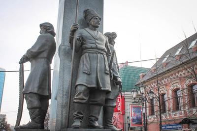 Челябинцы выбрали символами города памятники Игорю Курчатову и «Сказ об  Урале»