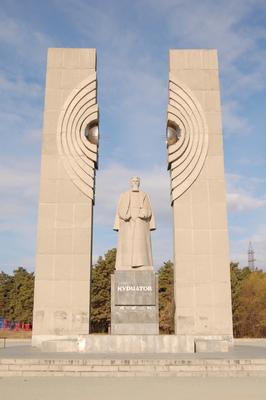 Знаковый памятник Челябинска продолжает разрушаться | Курс Дела | Дзен