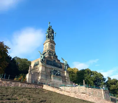 В Германии подняли вопрос о сносе памятников Бандере на Украине: Политика:  Мир: Lenta.ru