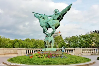 Equestrian Statue of Charlemagne, Париж: лучшие советы перед посещением -  Tripadvisor