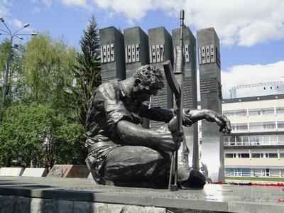 Памятник банкиру в Екатеринбурге | Памятники всего мира