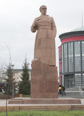 В Екатеринбурге открыли памятник грустному Зайке из стиха Агнии Барто -  Российская газета