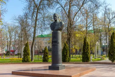Памятник А.А. Громыко в Гомеле | Планета Беларусь