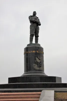 В Нижнем Новгороде собрали фрагменты разрушенного памятника Горькому -  Российская газета