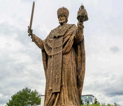 Спорный памятник Николаю Чудотворцу без шума установили в Новосибирске