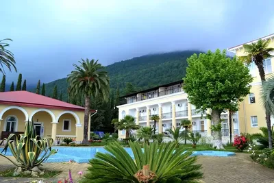 Пансионат Лазурный Берег 0* (Гагра, Абхазия), забронировать тур в отель –  цены 2024, отзывы, фото номеров, рейтинг отеля.
