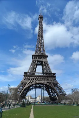 Эйфелева башня от моста Bir-Hakeim. Париж. Франция. Стоковое Фото -  изображение насчитывающей день, место: 37483718