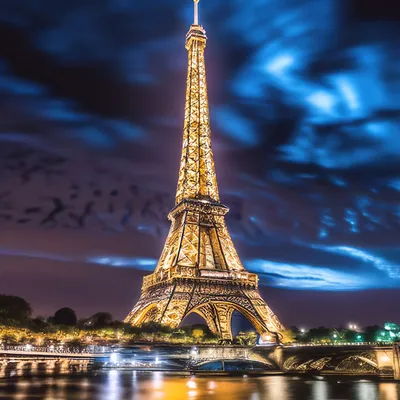 Эйфелева башня возвышается ночью Фон Обои Изображение для бесплатной  загрузки - Pngtree