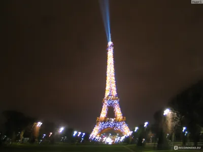 Бесплатные Эйфелева башня ночью стоковые фотографии | FreeImages
