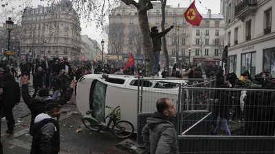 Курдские демонстранты устроили беспорядки на акции в Париже - РИА Новости,  24.12.2022