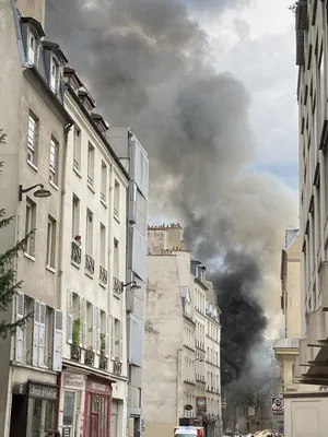 Забастовка мусорщиков превратила Париж в большую помойку: Новости ➕1,  15.03.2023