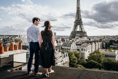 Beautiful Couples Photos In Paris: 10 Stunning Locations!