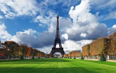 Париж - Краснодар. Un grand Paris et \"Notre petit Paris\". ( Большой Париж и  \"Наш маленький Париж\")