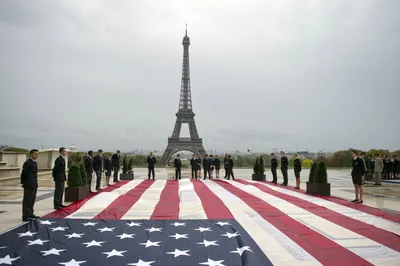 Tourists Boost Champs-Élysées, Brands Look for Space Before Olympics