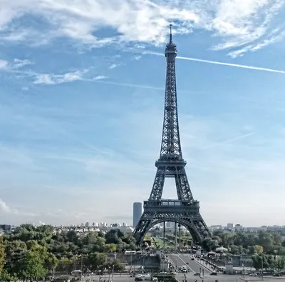 Париж в октябре редакционное стоковое фото. изображение насчитывающей  зеленый - 12822263