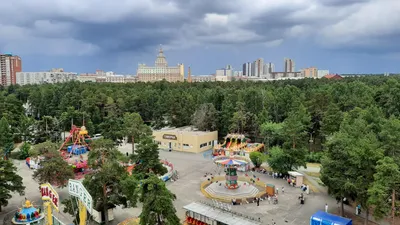 В челябинском парке Гагарина установили колесо обозрения