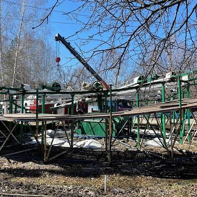 В Екатеринбурге в парке Маяковского на аттракционе умер посетитель - KP.RU