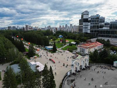 В парке Маяковского построили самую высокую ледяную горку в Екатеринбурге -  «Уральский рабочий»