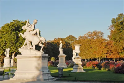 Мерием Беннани: «На ветру» Сад Тюильри (Jardin des Tuileries), Париж