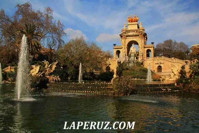 Парк Цитадели и фонтан «Большой каскад» в Барселоне