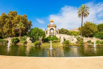 Парк цитадели или парк цитадели - это парк в центре барселоны в каталонии в  испании. | Премиум Фото