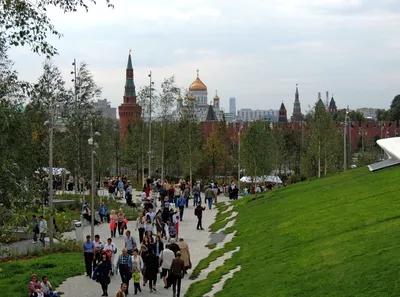 Парк Зарядье в Москве: общественная среда рядом с Кремлем