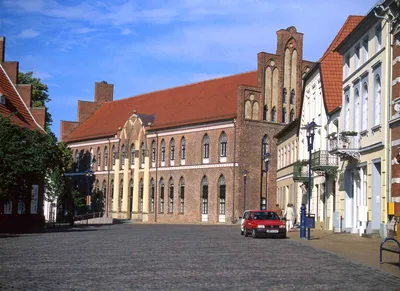 Quiet street in Parchim town centre, Mecklenburg, Germany Stock Photo -  Alamy