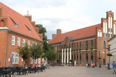 Germany, Mecklenburg-West Pomerania, Parchim, marketplace, street cafe,  city hall, fountain Europe, Müritz Elde waterway, town, centre, houses,  half-timbered house, brick buildings, city hall buildings, architectural  style, architecture, new Gothic ...