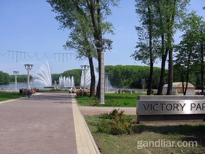 Парк Победы в Минске. Фото парка Победы на Комсомольском озере