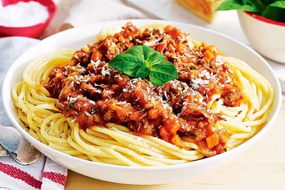 Рецепт спагетти Болоньезе с фотографиями- одна из самых вкуснейших и  популярнейших итальянских паст в мире.