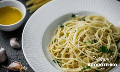 Ароматные спагетти альо-ольо: простой рецепт от Евгения Клопотенко