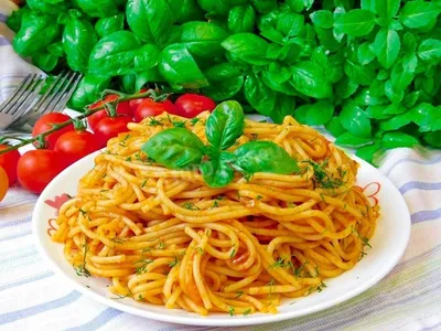Спагетти с томатной пастой рецепт с фото пошагово - 1000.menu