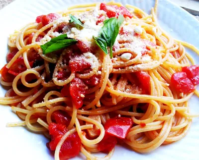 Спагетти с томатами Al Pomodoro - 2spaghetti.ru