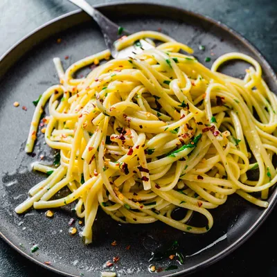 Linguine alle Vongole: Pasta with Clam Sauce - Coley Cooks